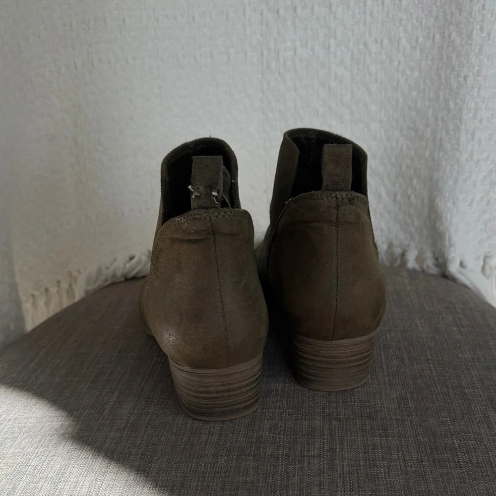 Stylish Green Suede Ankle Booties